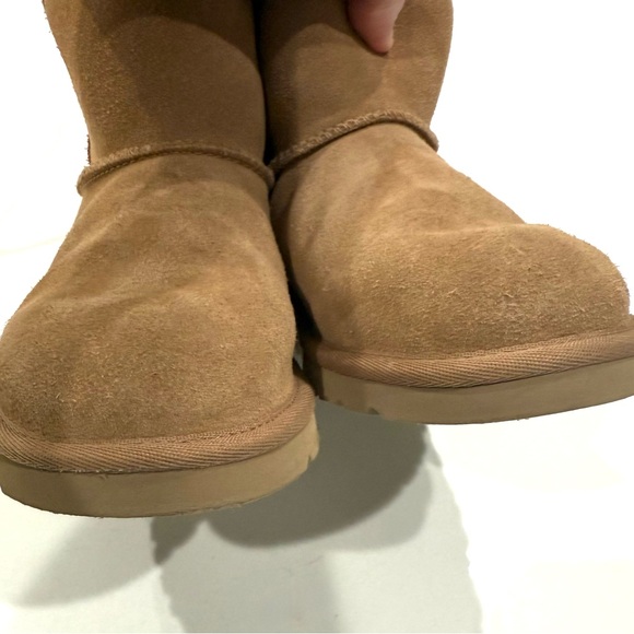 Like New! UGG Jona Classic Chesnut Short Boots-Sz 4 - Picture 10 of 12